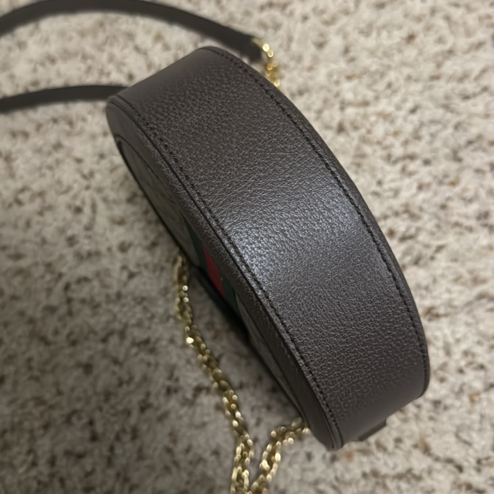 AUTHENTIC Gucci cross body with gold chain - Picture 6 of 9